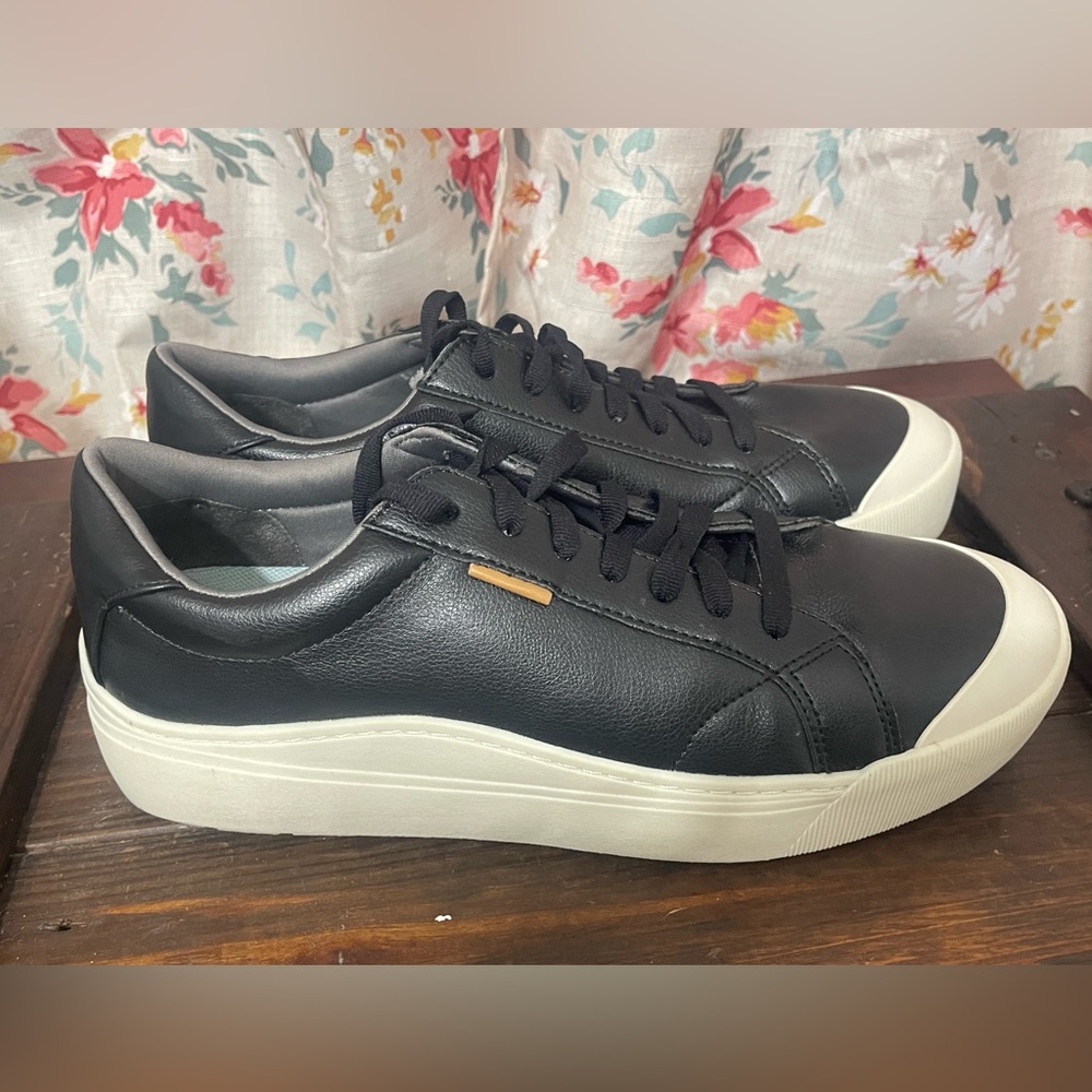 Dr. Scholl’s Time Off Sneakers - Black Leather - Men’s Size 12